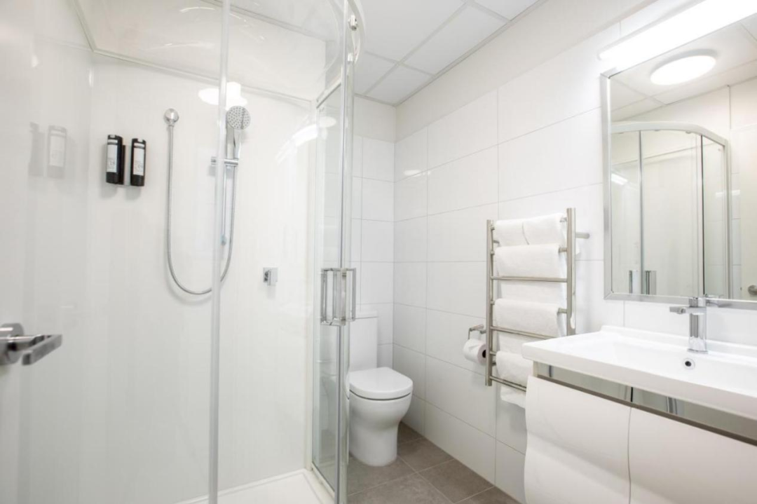 How to unclog a bathtub？